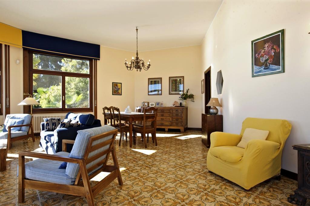 Villa Camelia Verbania Buitenkant foto
